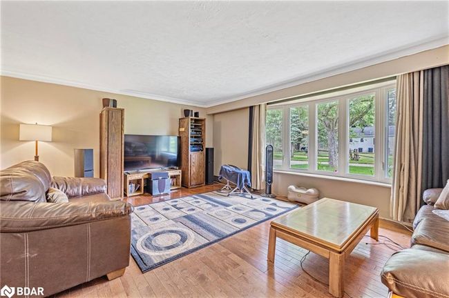 344 Victoria St E, House other with 3 bedrooms, 3 bathrooms and 6 parking in Alliston ON | Image 5