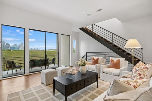 433 Trinity River Cir, Dallas, TX, 75203-1056 | Card Image