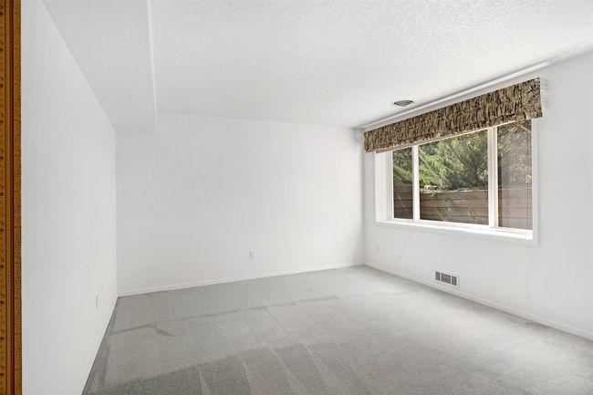 Family Room | Image 34