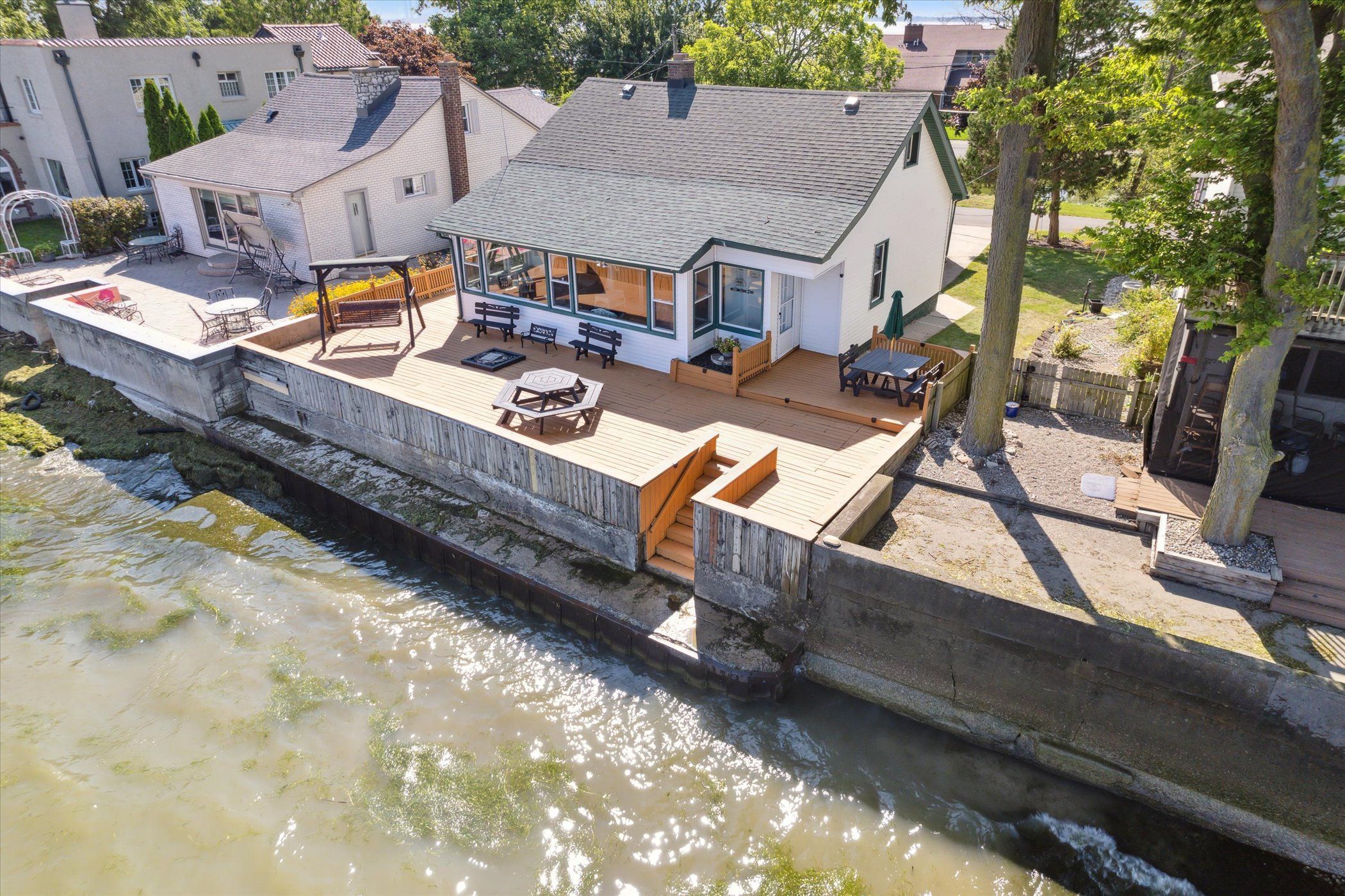Lakeshore Dr, Newport, MI 48166
