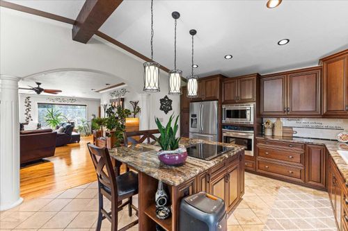 11124 110a Ave Nw, Edmonton, AB, T5H1K1 | Card Image