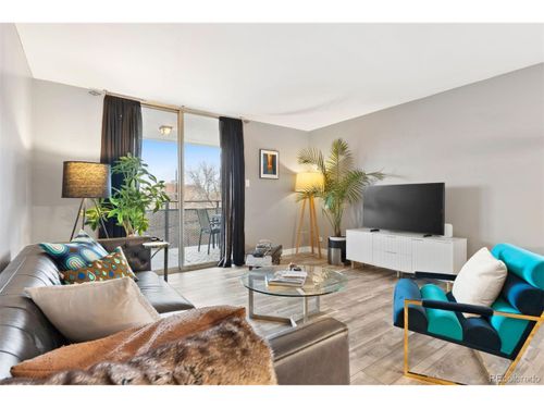 apt-5g-1200 Vine St, Denver, CO, 80206-2946 | Card Image