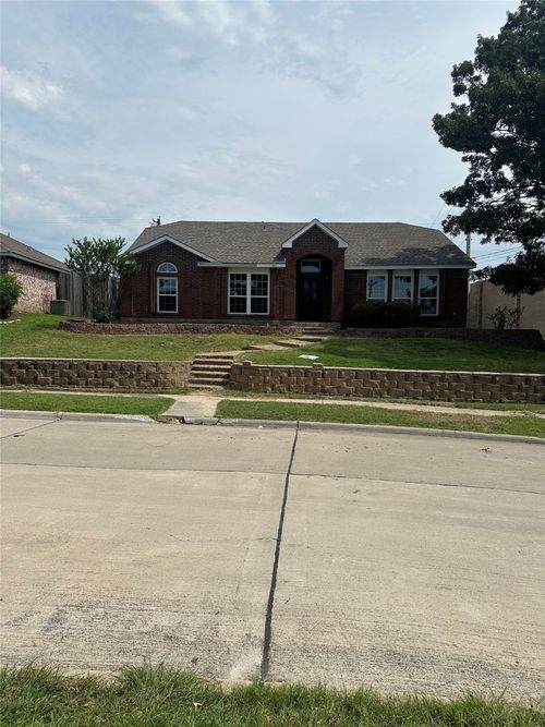 4648 Archer Dr, The Colony, TX, 75056-3318 | Card Image