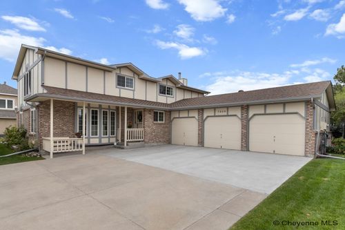 7220 Bridle Dr, Cheyenne, WY, 82009-1015 | Card Image