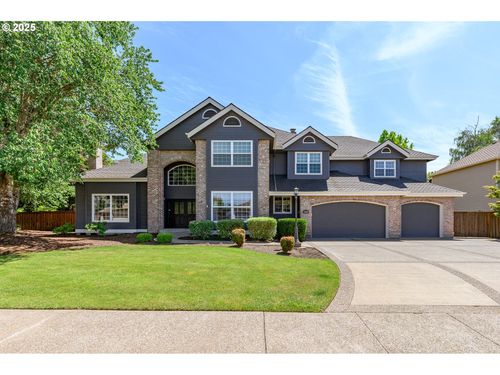 2351 Nw Pinehurst Dr, McMinnville, OR, 97128-2469 | Card Image