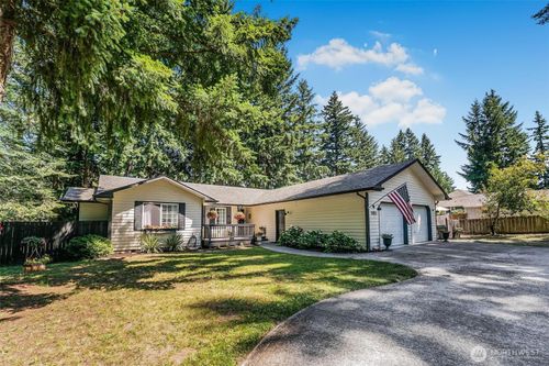 15922 Lindsay Rd Se, Yelm, WA, 98597-9190 | Card Image