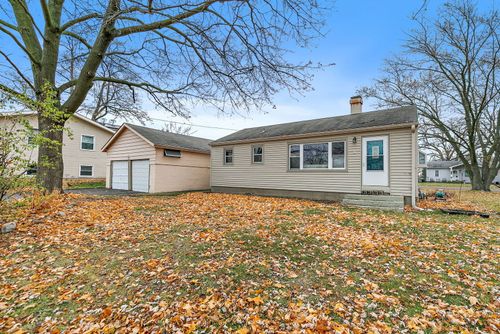 70 Hilltop Dr, Lake In The Hills, IL, 60156-1149 | Card Image