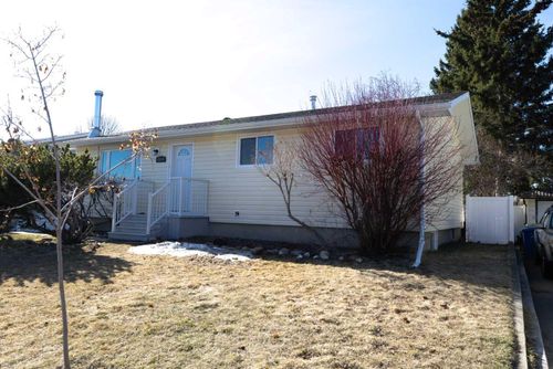 2109 17 Ave, Didsbury, AB, T0M0K0 | Card Image