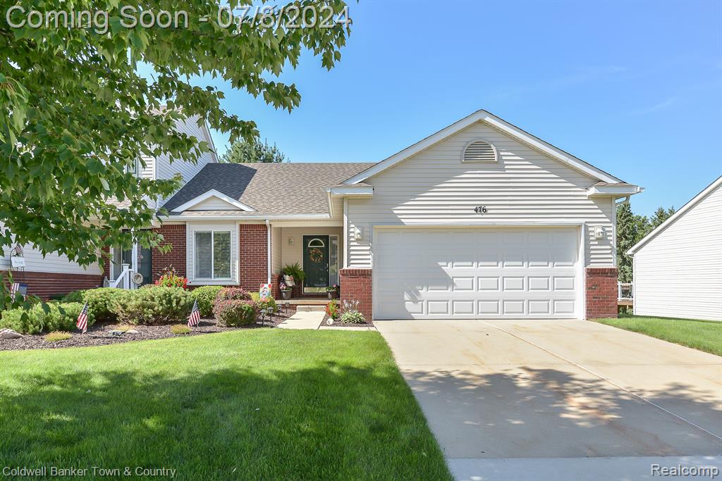 Hosta , Howell, MI 48843