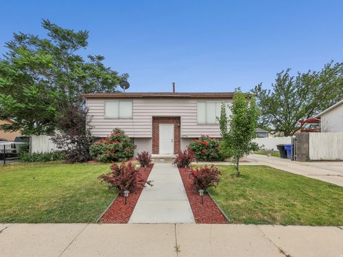 8129 W Armoridge Ln, Magna, UT, 84044-2233 | Card Image