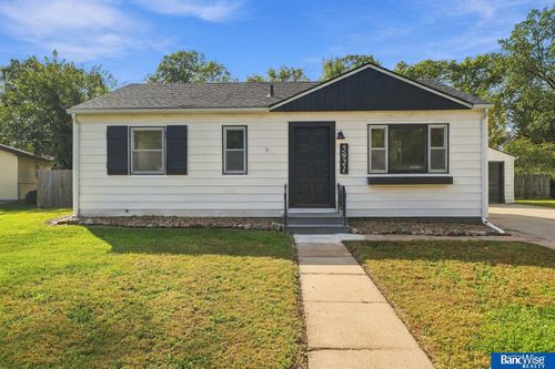 5921 Lee Circle, Lincoln, NE, 68506 | Card Image