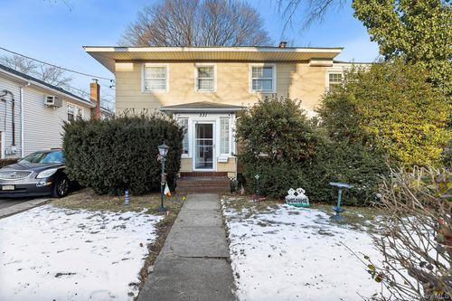 331 Tulip Ave, Floral Park, NY, 11001-2805 | Card Image