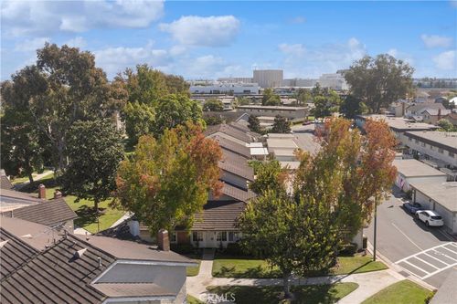 5071 Hampton Court, Westminster, CA, 92683 | Card Image