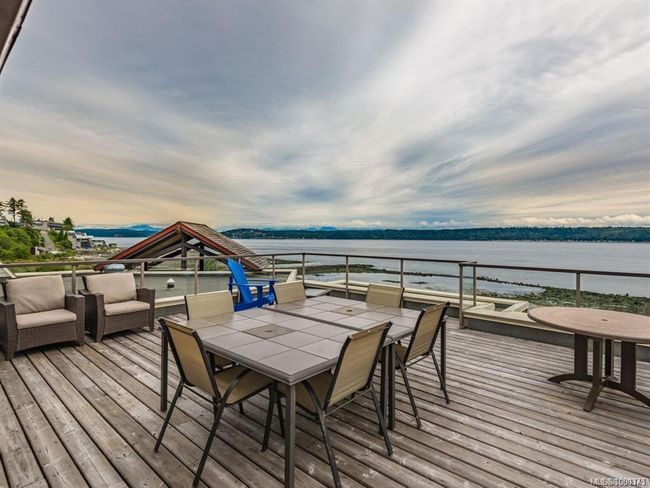 Roof top deck for the Whaler building | Image 37