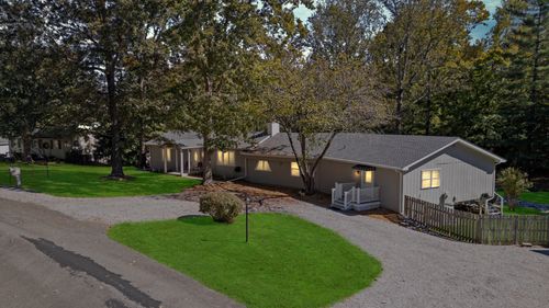 585 Lakeway Dr, Murray, KY, 42071-5643 | Card Image