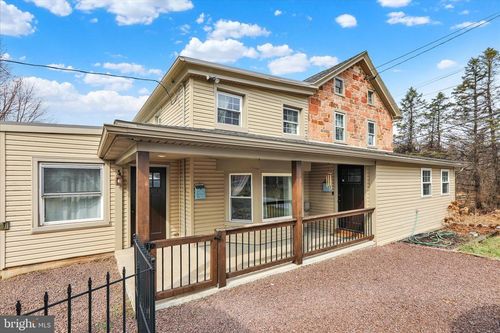 210 Alleghenyville Rd, MOHNTON, PA, 19540-8105 | Card Image