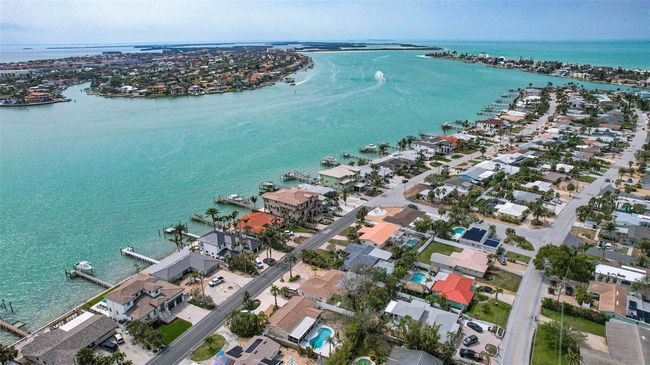 2490 E Vina Del Mar Blvd, House other with 3 bedrooms, 3 bathrooms and null parking in ST PETE BEACH FL | Image 32