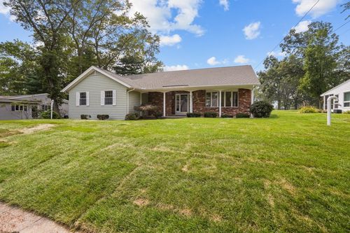 27 Marlaine Dr, Seekonk, MA, 02771-2602 | Card Image