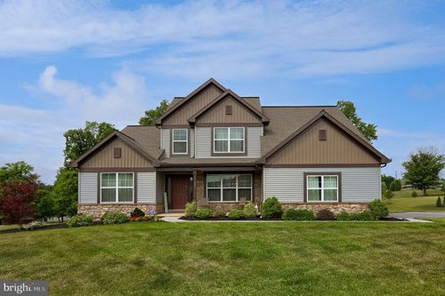 121 E Valley Rd, DENVER, PA, 17517-9128 | Card Image