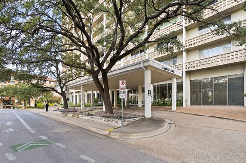 15m-1801 Lavaca St, Austin, TX, 78701-1333 | Card Image