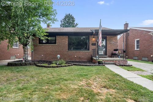 9381 Fox Ave, Allen Park, MI, 48101-1567 | Card Image