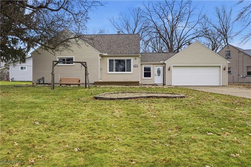 211 Aldrich Rd, Youngstown, OH, 44515-3908 | Card Image