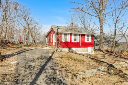 75 Ridgecrest Rd, Lake Peekskill, NY, 10537-1004 | Card Image