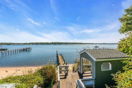 932 Navesink River Rd, Rumson, NJ, 07760-2330 | Card Image