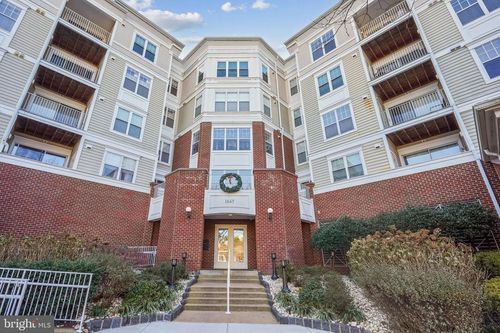 unit-121-1645 International Dr, MCLEAN, VA, 22102-4819 | Card Image