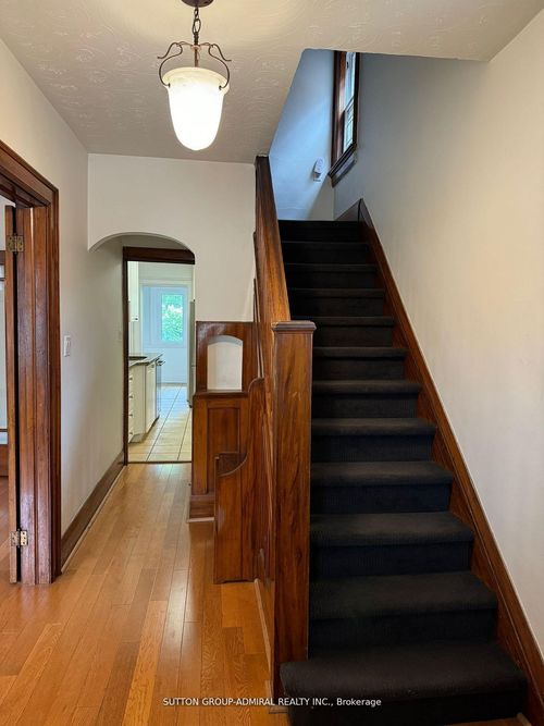 52 Lawrence Ave E, Toronto, ON, M4N1S3 | Card Image