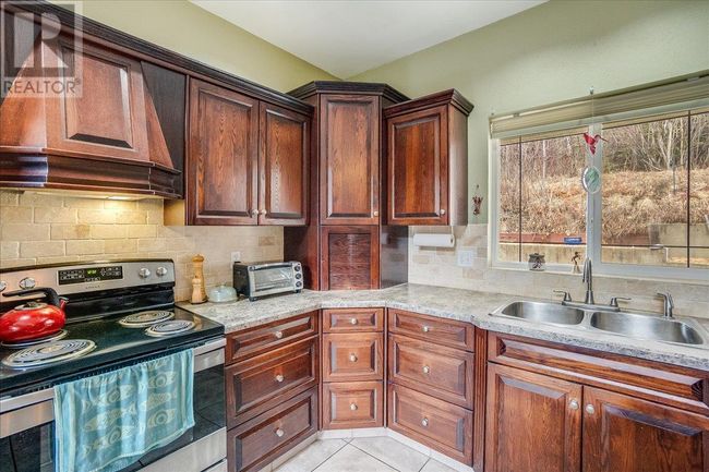 3829 Aaron Rd, House other with 2 bedrooms, 2 bathrooms and 3 parking in Bonnington BC | Image 14