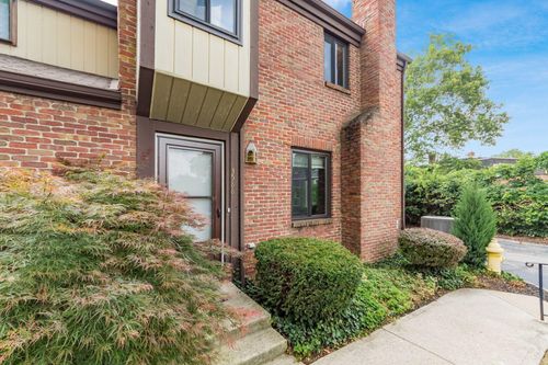 4-3588 Reed Rd, Columbus, OH, 43221-1371 | Card Image