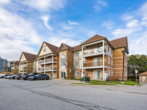 102-124 Aspen Springs Drive, Clarington, ON, L1C0G8 | Card Image