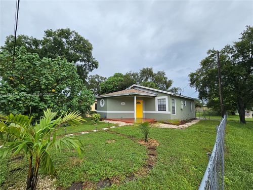 800 Nw 15th Ave, Fort Lauderdale, FL, 33311-7030 | Card Image