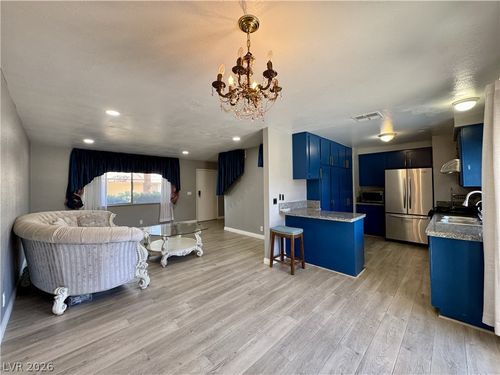 6224 Meadowhaven Ln, Las Vegas, NV, 89103-1124 | Card Image