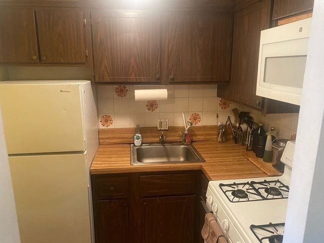 APT-13 - 9 Ryder St, Condo with 1 bedrooms, 1 bathrooms and 1 parking in Arlington MA | Image 9