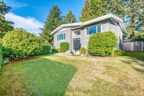 885 Fairfield Road, North Vancouver, BC, V7H2J4 | Card Image