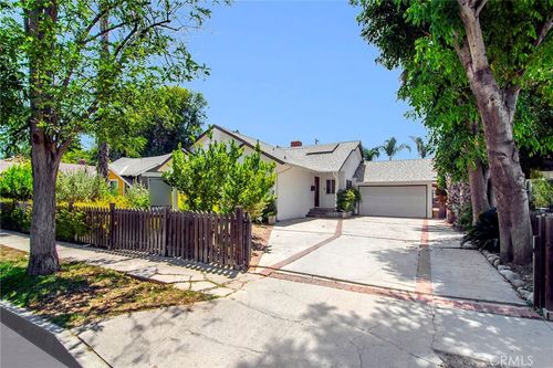 6617 Nevada Ave, Woodland Hills, CA, 91303-2438 | Card Image