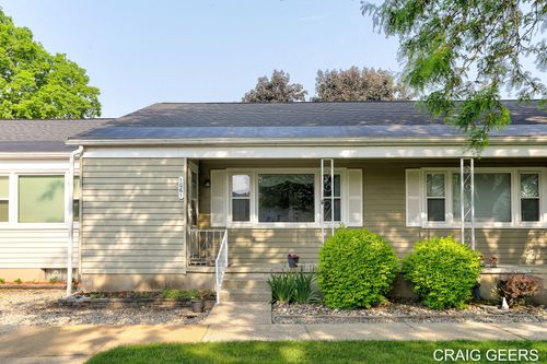 bldg-0-1061 Village Ln, Jenison, MI, 49428-8376 | Card Image