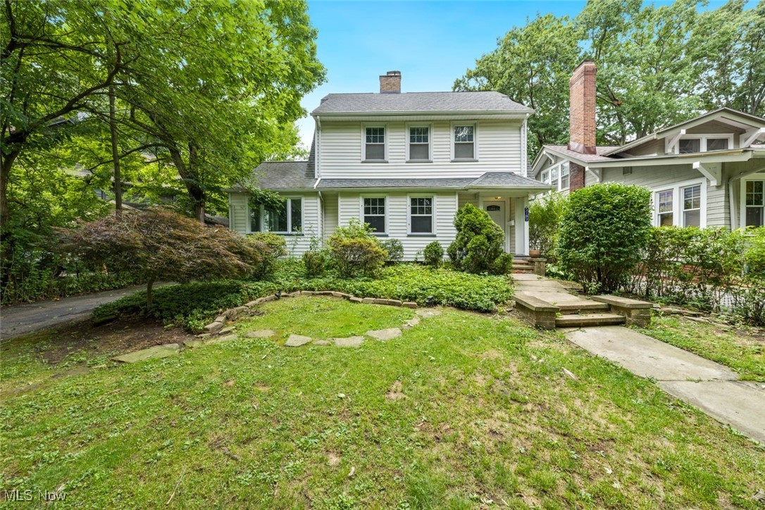 Maplewood Rd, Cleveland Heights, OH 44118