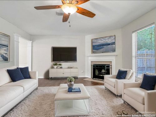 7 Lockspring, San Antonio, TX, 78254-6711 | Card Image