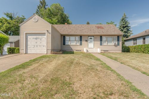 1030 Riverview Ave, Bismarck, ND, 58504-5268 | Card Image
