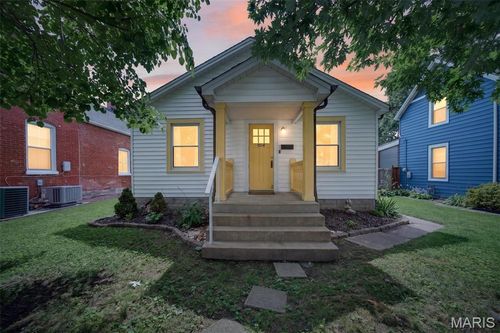 1014 N Benton Ave, Saint Charles, MO, 63301-1954 | Card Image