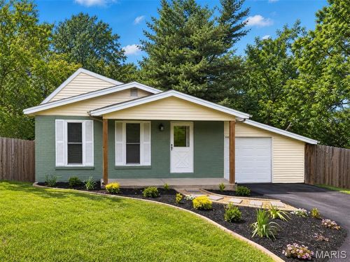 25 Robert Dr, Saint Charles, MO, 63304-2602 | Card Image