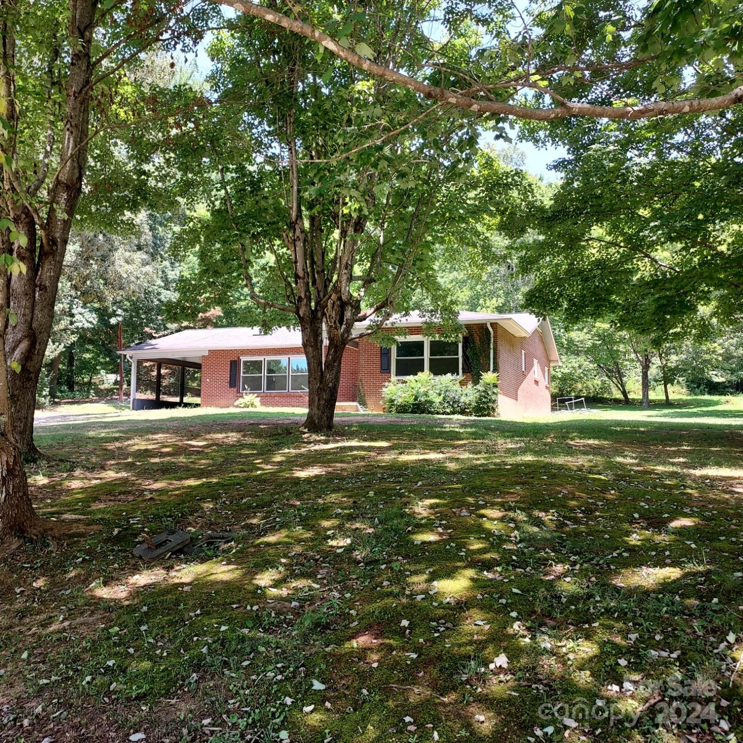 Dusty Oak Ln, Hudson, NC 28638