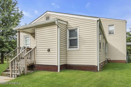 76 Belshaw Ave, Eatontown, NJ, 07724-2929 | Card Image