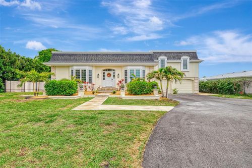 5030 18th Ave W, BRADENTON, FL, 34209-5125 | Card Image