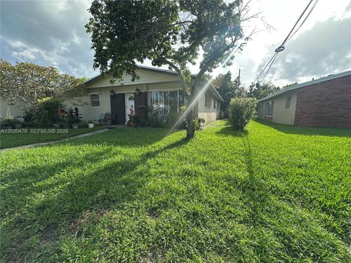 18240 Ne 8th Ave, North Miami Beach, FL, 33162-1109 | Card Image