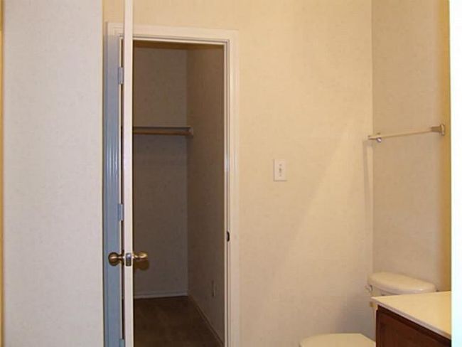 422 Blake Ln, Home with 3 bedrooms, 2 bathrooms and null parking in Midlothian TX | Image 6