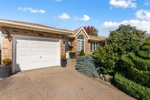 7799 Yvette Cres, Niagara Falls, ON, L2H3B6 | Card Image